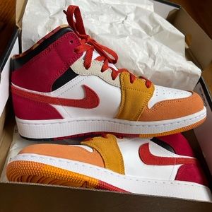 NWB Limited edition Air Jordan 1 MID SE 7Y/ 40